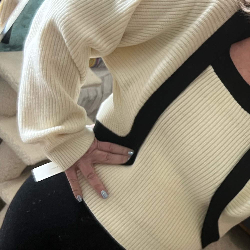 Color-Block Cutout Ribbed Sweater Set - Picture 6 of 7
